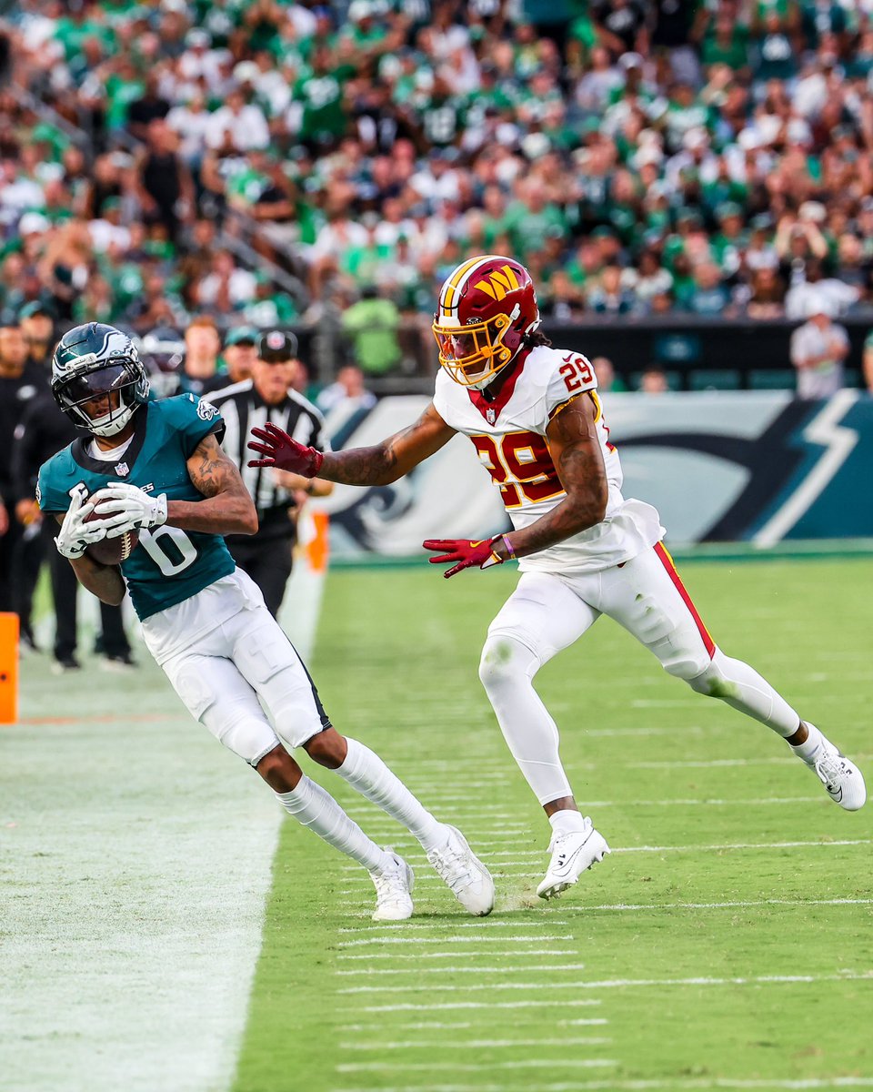 DillyPhilly215's tweet photo. “Hey Siri… Play Smooth Criminal By Michael Jackson”🕺🏾🦅

#FlyEaglesFly https://t.co/RaaldllgcF