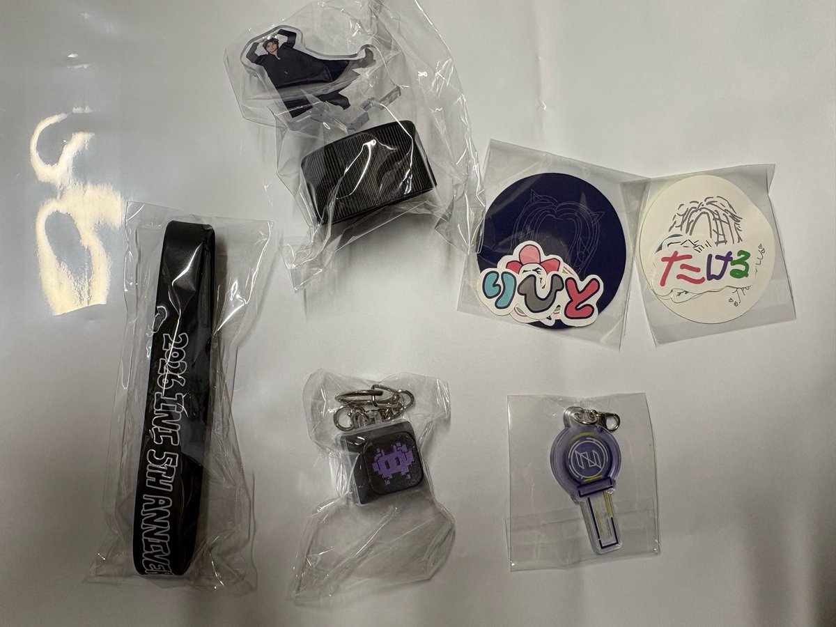 ki0re375's tweet photo. INI CITY OF LIGHTSカプセルトイ 交換

【譲】アクリルスタンド 西
        ラバーバンド 西
        アクリルチャーム 池崎
         キーキャップ  西
  　   ステッカー 池崎 後藤

【求】 尾崎（なんでも）

17日現地交換＞郵送交換

#INI交換 #INI譲 #INI求 https://t.co/7L3Tcs9f1p