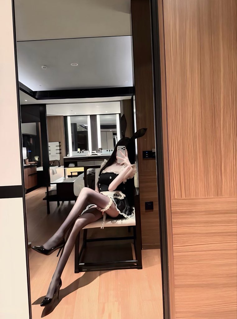 Yesnnvh's tweet photo. 是不是妈妈的乖小狗 https://t.co/K4DNdBnNPf