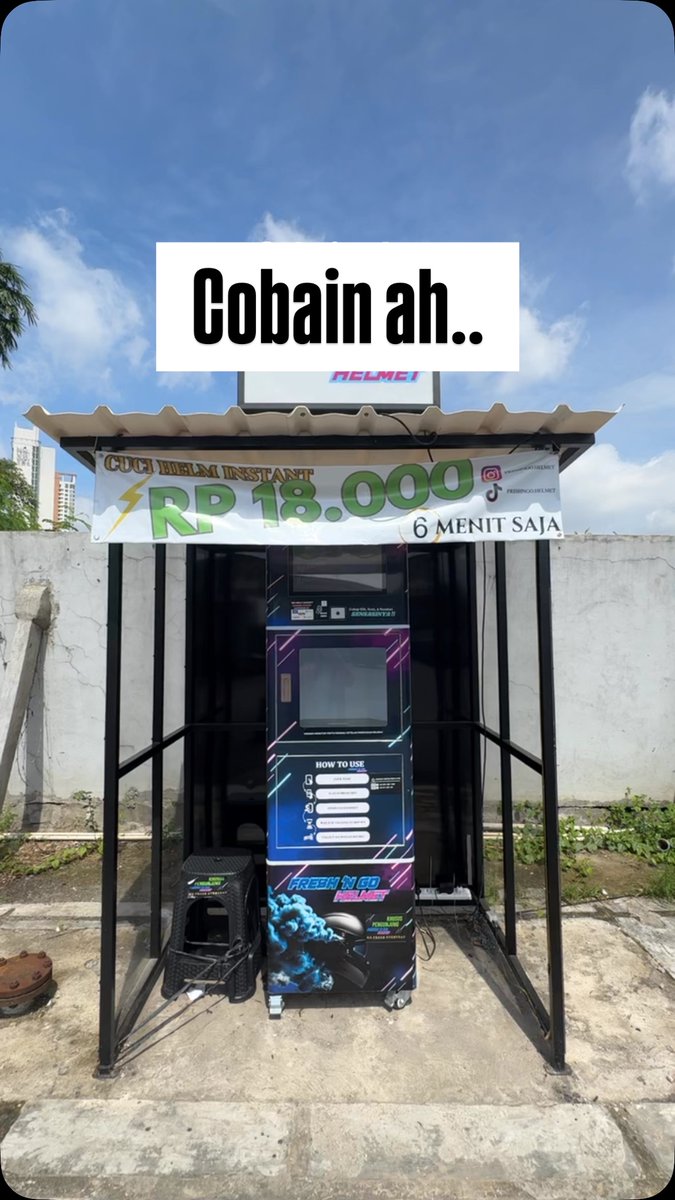 ele_ga36's tweet photo. What is this? Let’s try it... QRIS payment only. Scan, insert the helmet, and it’ll be done in no time. At the red gas station. https://t.co/qDEggSvMAY