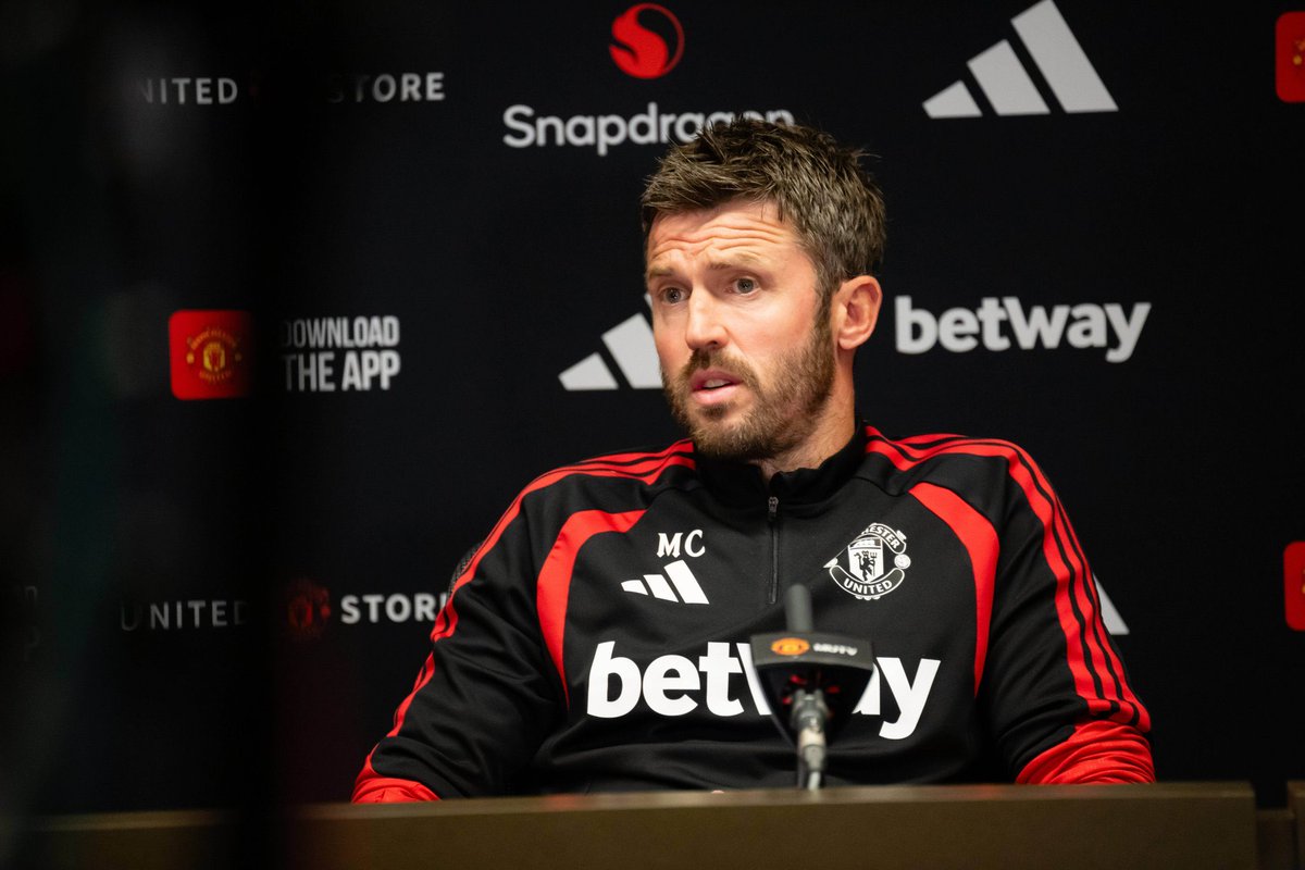 Utdbeni's tweet photo. If Michael Carrick doesn’t start 2 or 3 academy players today then what ever Ronaldo said about him is true. https://t.co/IZsyVa3qEq