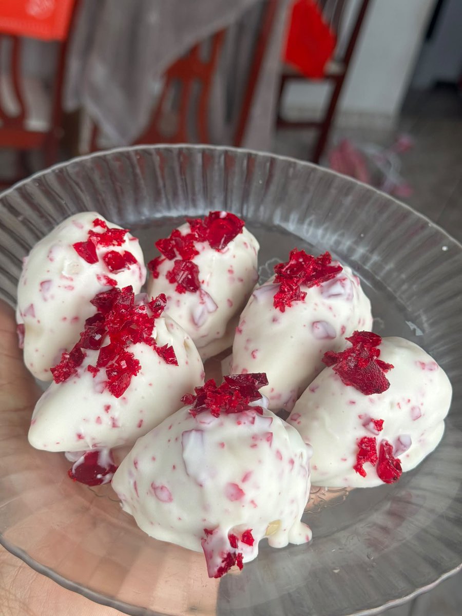 DocesToim's tweet photo. Claro que o Toim doces não ia ficar de fora da febre do momento 🍓❤️ https://t.co/A9FWPMQkiB
