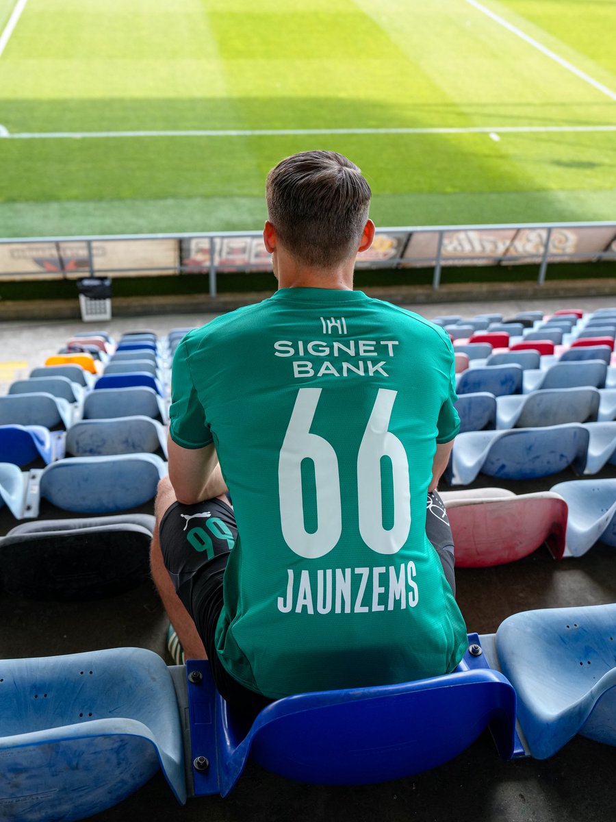 FKAuda's tweet photo. Zaļi-melnajiem pievienojies 27 gadus vecais aizsargs - Alvis Jaunzems 🤝
Vairāk lasi: https://t.co/Swv96s0FYO ⬅️
📸 Kristians Putniņš
Laipni lūgts ģimene, - Alvi 🟢⚫️
#FKAuda #FutbolaVirsliga https://t.co/UYhVcZaGWR