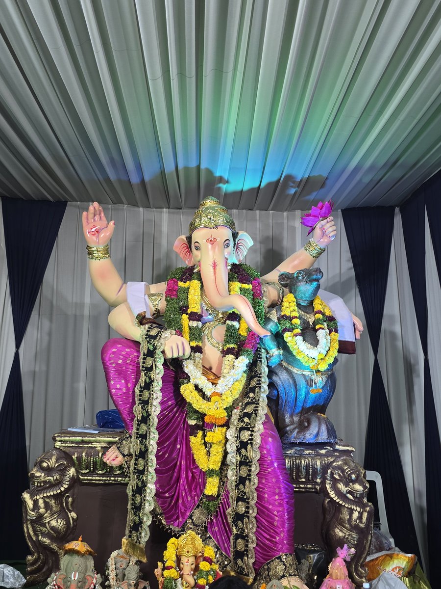 alwaysashwin's tweet photo. Set 4 Today visits
#GanapathibappaMoriya Hyd ♥️ https://t.co/DUh2WUXd3W