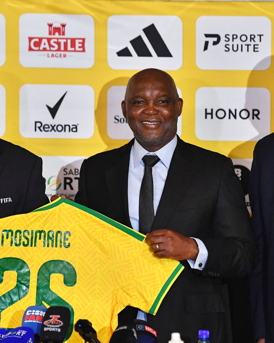 SoccerBeatZA's tweet photo. 🚨 BREAKING 🇿🇦

Pitso Mosimane will announce the final Bafana Bafana squad for the upcoming AFCON qualifiers tomorrow at midday. ⏳

Who would you like to see make the cut? 🤔

#ForTheBettor #10BetBafana https://t.co/watTUvITsK