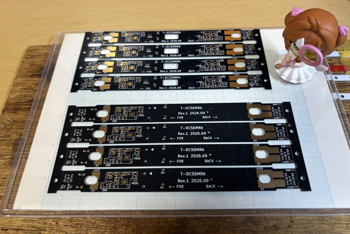 tsuruiy's tweet photo. 新しい基板届いた
相手部品の隙間に高さのある部品を全て詰め込む目論見はうまく行くか果たして？？？
(なんか見た感じギリギリになりそうな気配)

そしてホットプレート作戦での両面実装がうまくいくかどうか https://t.co/z8P3lrGD4U
