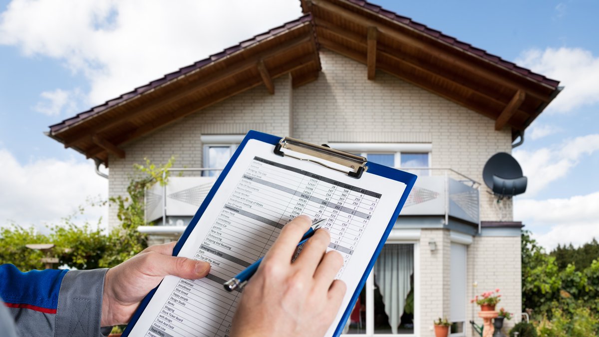 HomeInspectormo's tweet photo. Hidden mold can compromise your property value and safety. Our expert inspections provide the deep insights you need for your next real estate move in Montreal. Get the facts before you invest. 
 #homeinspection #homeinspector #montreal #canada #quebec #RoofInspection https://t.co/Jhk6X7hOUI