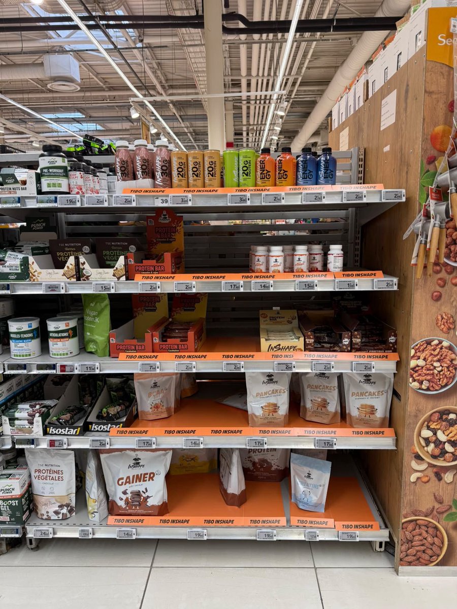 TiboInShape's tweet photo. Qu’est ce qui ne va pas sur cette photo ? https://t.co/tVFX4kIgDR