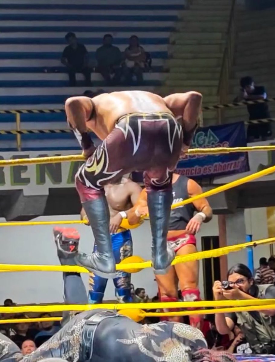 ThongWrestlers's tweet photo. Bien entangado 🔻 como debe ser 🔥

#luchadorentanga #tangadeluchador #calzondeluchador #tanguita #tanguitadeluchador #luchalibre #luchamexicana #metalik #luchador #entangado #pedorro #nalgon #culon #prowrestling #wrestlerthong #thongline #manthong #manbutt #thong https://t.co/KVQT7bX40v