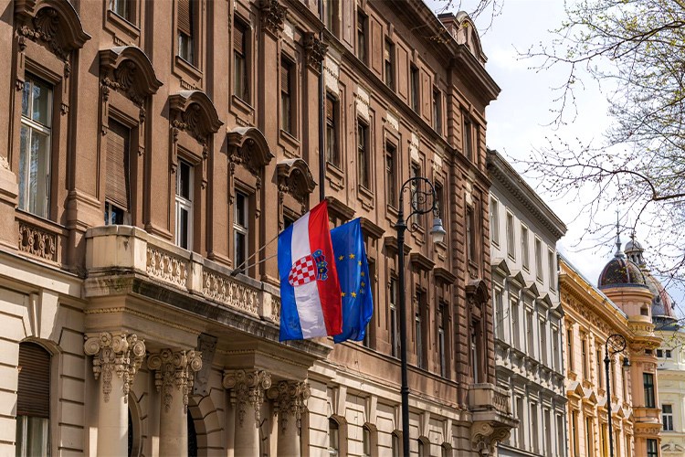 admirim's tweet photo. Croatia's Foreign Ministry on the Special Court's verdict:

This is not a final verdict and we do not wish to prejudge the final outcome.

This verdict cannot alter the fact that Kosovo and its population were victims of repression and grave crimes by Milosevic's regime. https://t.co/qh9R1T1i3f