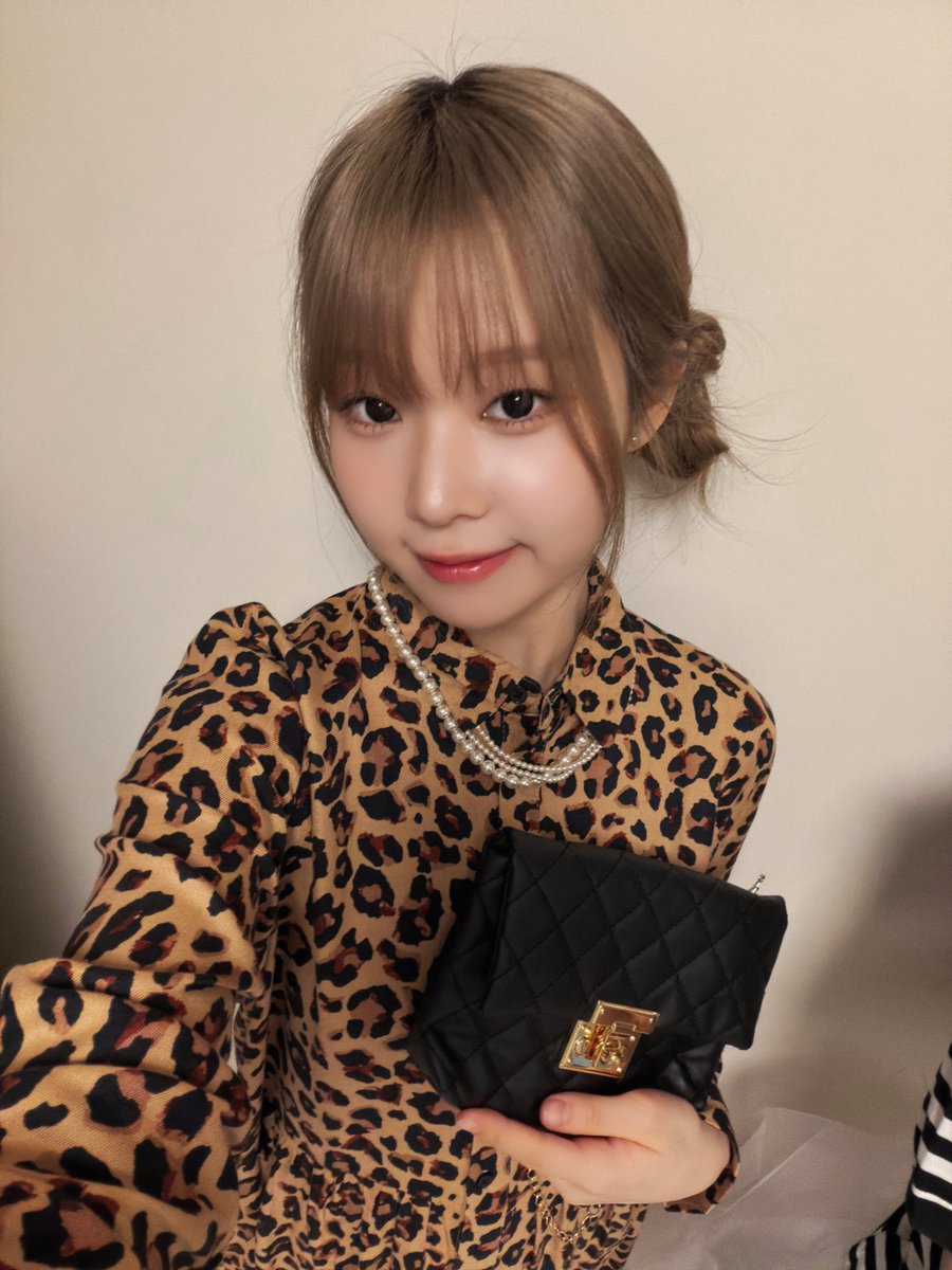 dohfee's tweet photo. unnie kelaparan setelah manggung bareng trio-macan. 😮‍💨 https://t.co/usWIRUCM0B