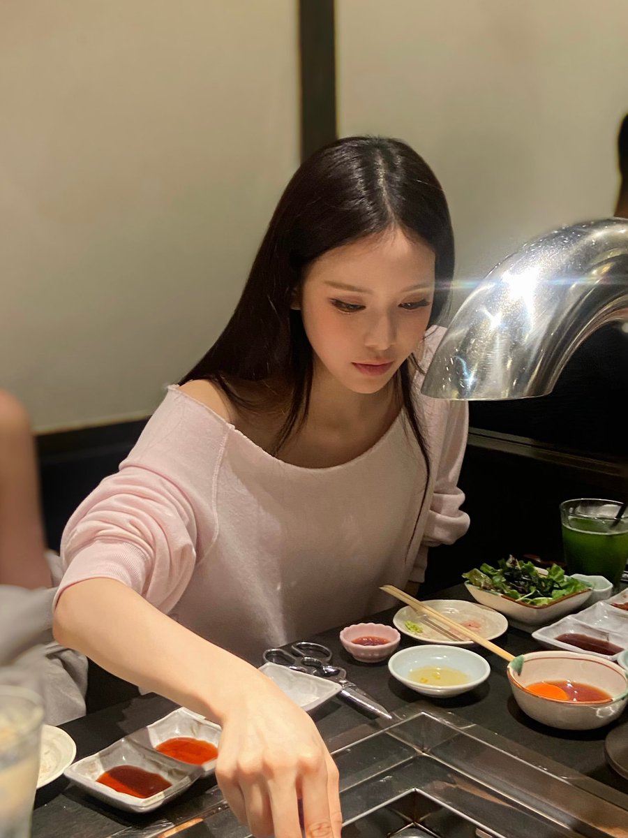 adourfle's tweet photo. Let's go on a date <3 https://t.co/RXLXX1IHMO