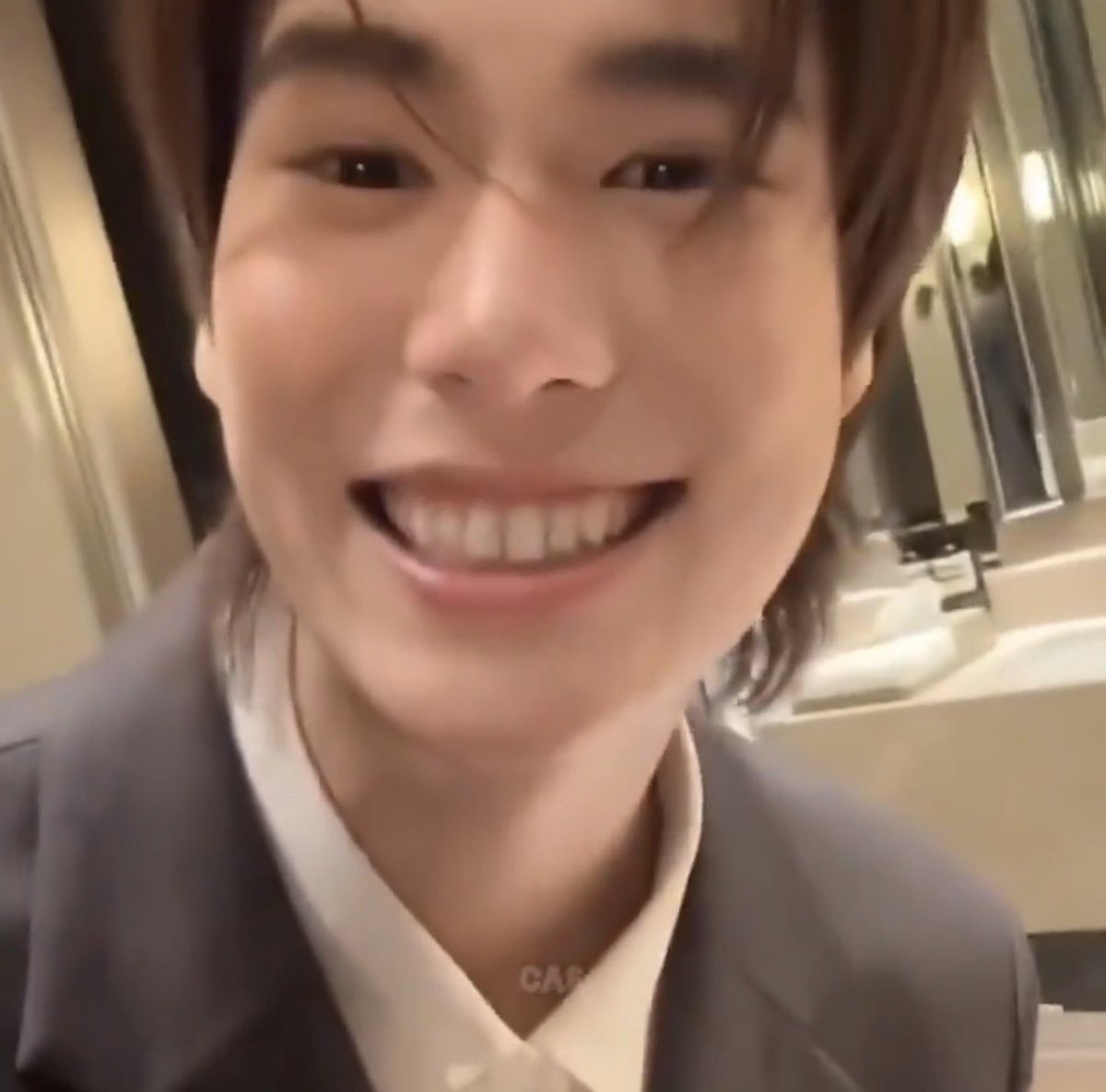 _phuwink's tweet photo. i have an unhealthy attachment to this genre of phuwin pictures https://t.co/2gilUuTGec