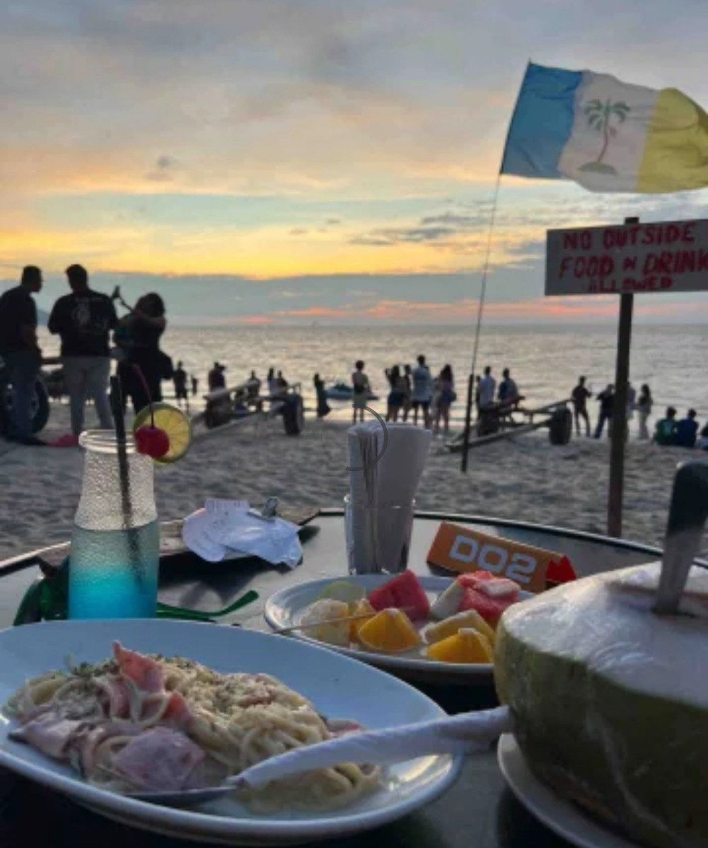 e95smw's tweet photo. [Just wrapped up a quick day trip to the coastal town! Fresh seafood, sunset views, and perfect vibes—total reset mode activated ]， https://t.co/2AbLNrGlAv