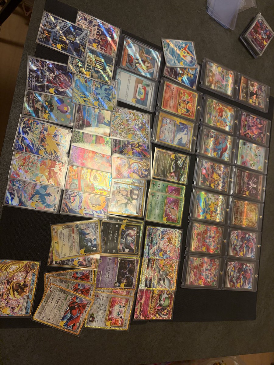 SunSundu2's tweet photo. 7boxとバラ85p開封です🤍
このbox開けるの楽しすぎました💐
株ポケさん感謝🙏✨ https://t.co/O6lnpyafII