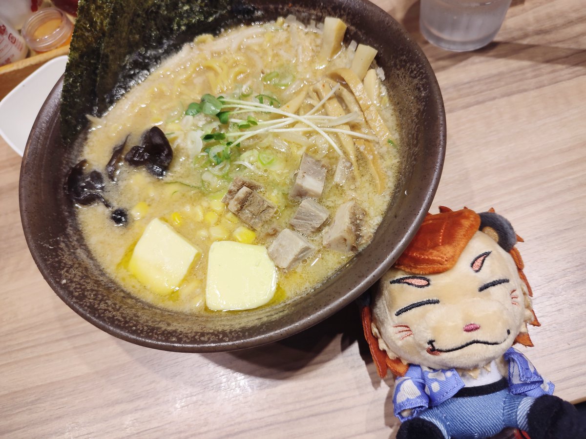 piyorimaru0902's tweet photo. 新千歳空港でバターコーン味噌ラーメンを食べて、お土産を買って帰宅✈️
初北海道を満喫できました😋
隆二くんが私の世界を広げてくれていて、勇気と元気をくれています✨
推しに感謝しかありません🙏✨✨
ありがとう〜‼️‼️
#今市隆二
#FIRSTMOVE https://t.co/s3hQFYpve3