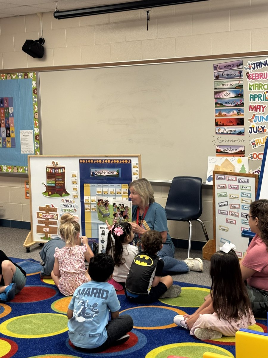 ReadandWriteBFF's tweet photo. First week of SPARK and students are learning actively engaged in learning. @HumbleISD @HumbleISD_PREK https://t.co/ztYpkIy4q7