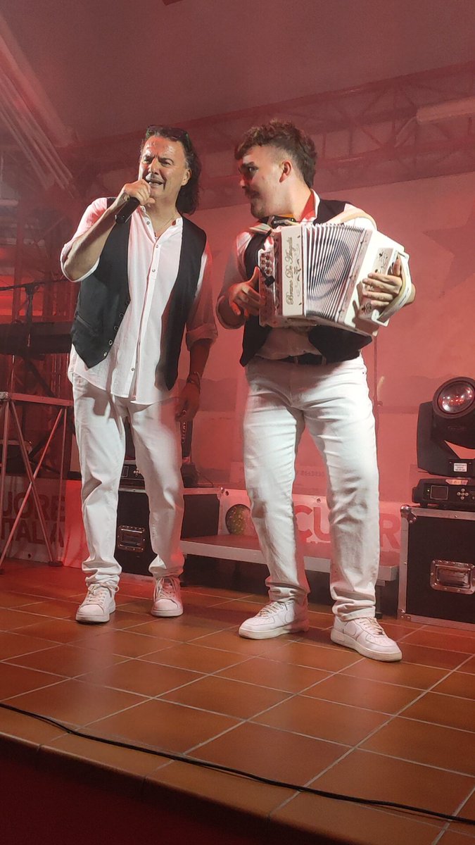 BandCuore's tweet photo. Dancing Il Faro https://t.co/Ss1shbqIhE