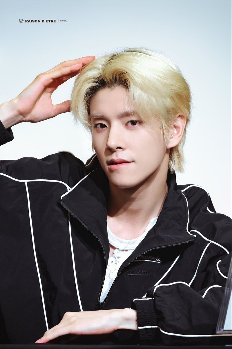 cuddlyheeseung's tweet photo. jake looks so good 🤭 https://t.co/CDSXjVs6NG