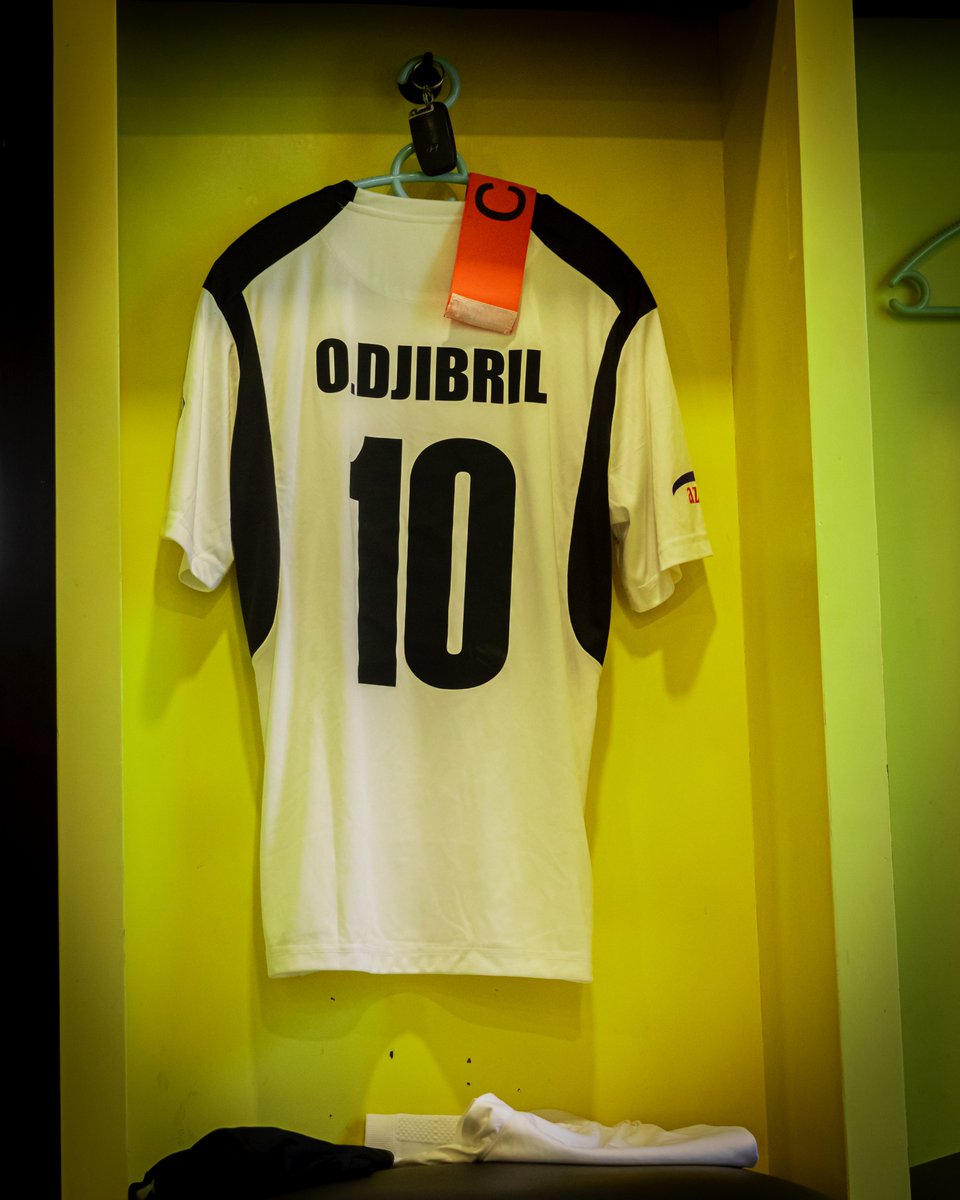 aprfcofficial's tweet photo. INTO THE DRESSING ROOM β½οΈ
#APRFC #CLUBGIANT #BKPROLEAGUE https://t.co/8xXbOH7Dkm
