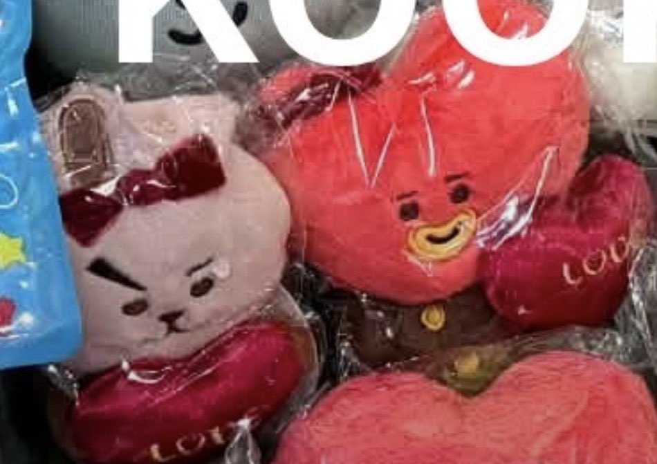 cms0_5's tweet photo. @KookVnilla2 how much are these two🥹 https://t.co/1fkYHHQlHC