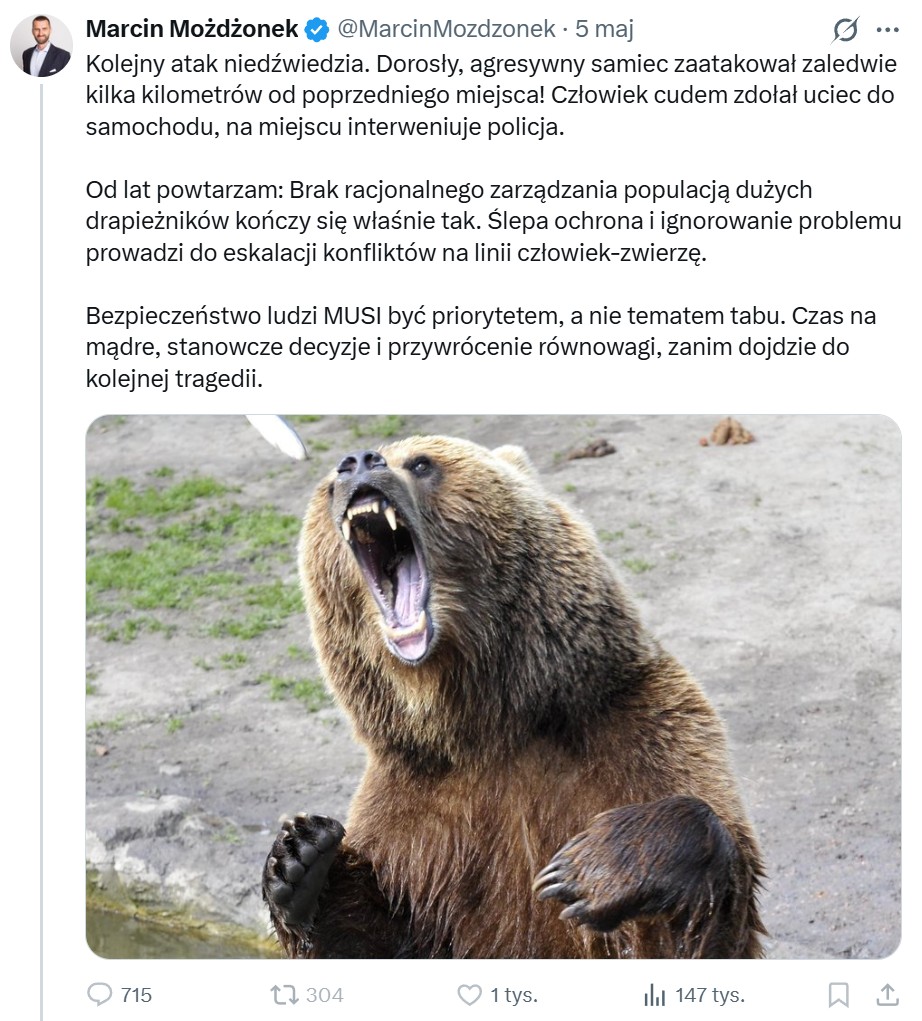 Nasze_Lasy's tweet photo. A tu niedawna publikacja prezesa myśliwych. To stockowy amerykański grizzly w ZOO, a nie polski niedźwiedź! Policja dementuje – żadnego ataku nie było! Szef Naczelnej Rady Łowieckiej i doradca Prezydenta daje fake z Polski i domaga się odstrzału grizzly w USA? Kabaret! https://t.co/wffsM8KxeR