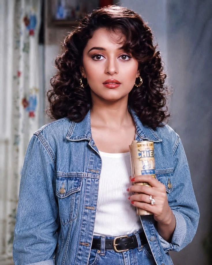 SubhashreeSaahu's tweet photo. Just saw Madhuri Dixit 90s era pic,  No Bollywood actress in this generation can match her aura and beauty. https://t.co/8NrrN67Fku