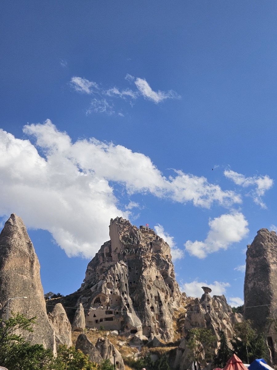 atesmehmeterman's tweet photo. Nevşehir’in çok kıymetli ailesi Ömer Faruk Koçak ve değerli eşi Sultan Hanım’ın gönül sofralarına, gönül hanelerine misafir olduk.
Bir dizi ziyaret kapsamında Altunhisar, Göreme, Ürgüp, Nevşehir İlimizde Bir Dizi Ziyaret https://t.co/GLlSZd25fb