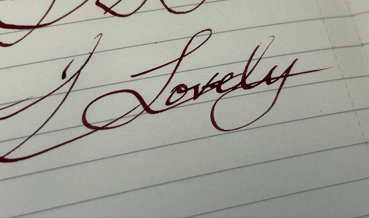 DJ5000i's tweet photo. @cigarettesummer I’ve been cursive maxxing lately. Haven’t since grade school. Very relaxing and satisfying https://t.co/dzYTfKYlFF