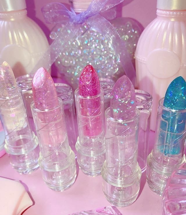 yunfettizsu's tweet photo. Ive grown to love makeup with a sprinkle of glitter &amp; shimmer so much ˖ ݁♬⋆. https://t.co/kStvBtM5Gg
