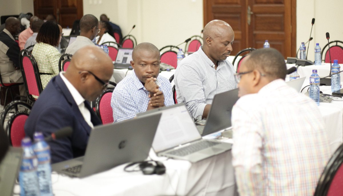 ASARECA's tweet photo. Deep-diving into the draft #Burundi National #AgroecologyStrategy (Sept 16, Bujumbura) with brilliant minds. Our participants from the Agriculture Ministry, @isabu_officiel , private sector, and farmer organizations are crafting the shape of an all-inclusive, sustainable agriculture.

Key issues that must make it into the strategy accordioning to participants are:

🥦 Reviving the earth. Healing degraded soils as the ultimate power move for productivity.
🥦Smart synergy. Blending crop and livestock innovations seamlessly is crucial.
🥦Rooted in reality. Pushing localized adaptability research & championing elite indigenous & improved seeds is a win-win.
🥦Power partnerships. Farmers, researchers, and the private sector must constantly collaborate to innovate.

Proudly supported by the #CAADPXP4 project (financed by the @EU_Commission  and managed by @IFAD ). 🥦🌾✨

#Agroecology #Burundi #FoodSecurity #ASARECA #AgriculturalInnovation #SustainableAgriculture #ClimateResilience #AR4D