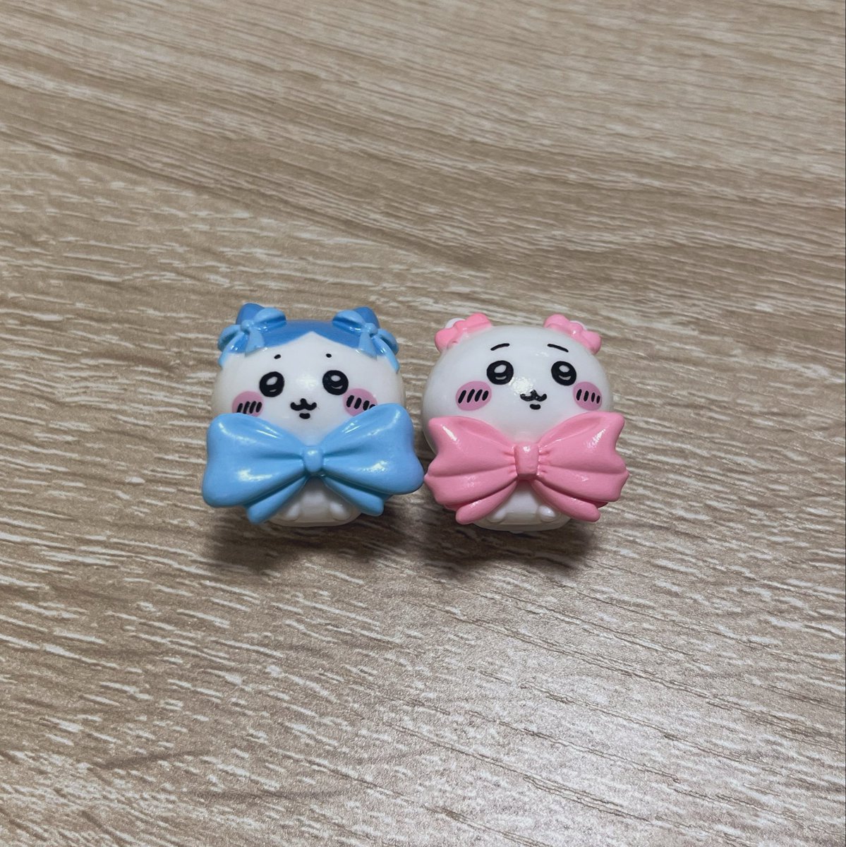 otayuru's tweet photo. 追加で2個また買ってきた！ハチワレ出てめっちゃ嬉しいー♡
ちいかわはダブっちゃったけど可愛いから1個は流行りのキーホルダーにしてみようかなと思ってる！ https://t.co/ONIpiivRU3