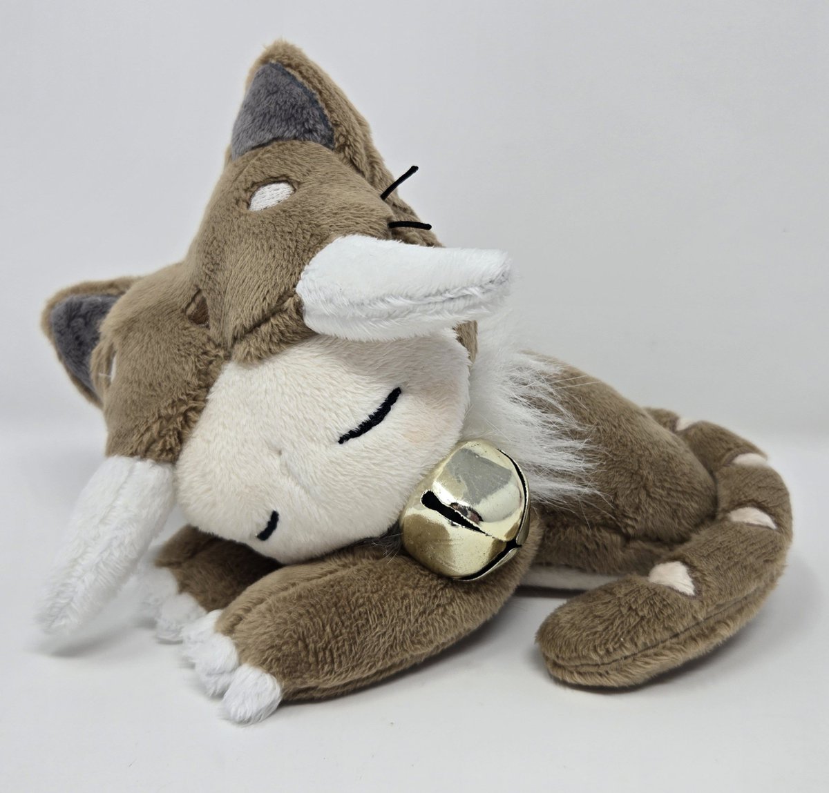 SewnFlowerPlush's tweet photo. Made a little Disgaea Slumber cat plush, Hes about 7 inches long, has some poly pellet in his tummy for a little weight and has a real bell! (1/2)

#disgaea #plush #handmadeplush https://t.co/hrZZZyRMvd