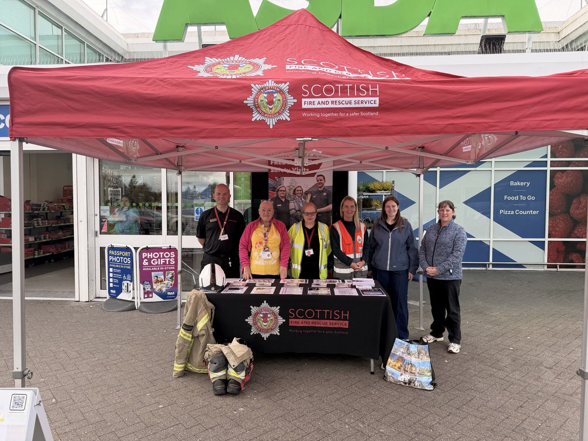Scotfire_ENSA's tweet photo. Thank you to Asda Kilmarnock for hosting us as we carry out car seat safety checks alongside @GoodEggSafety 
We’re there until 5pm so pop along and make sure your child’s car seat is fitted correctly #roadsafety #partnershipworking https://t.co/kUWOgSa7sd