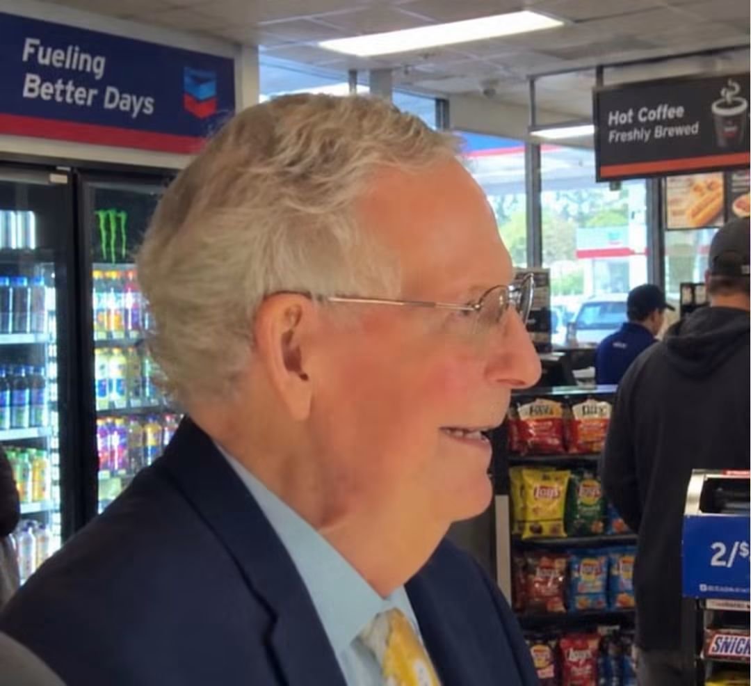TexasNix's tweet photo. me: *running late for work*
the guy in front of me buying lottery tickets: https://t.co/t1dMmGEGNL