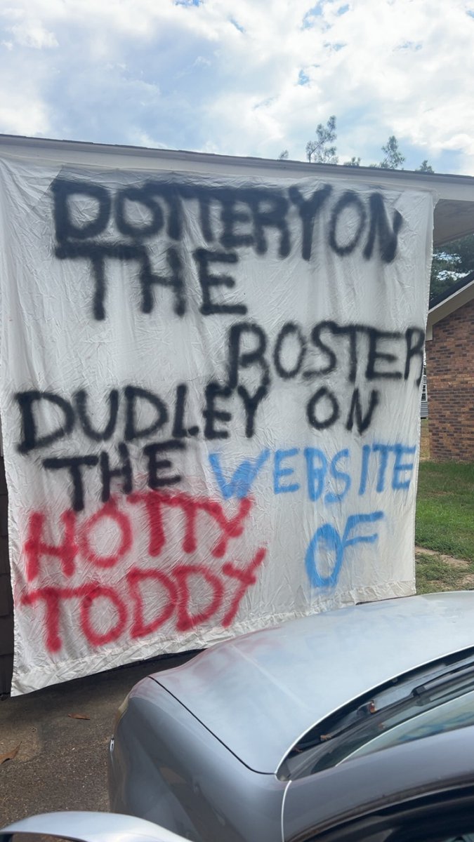 JohnnyJohnn08's tweet photo. Oxford PD made me take down this masterpiece. Lost for words right now https://t.co/FSrlp05LBn