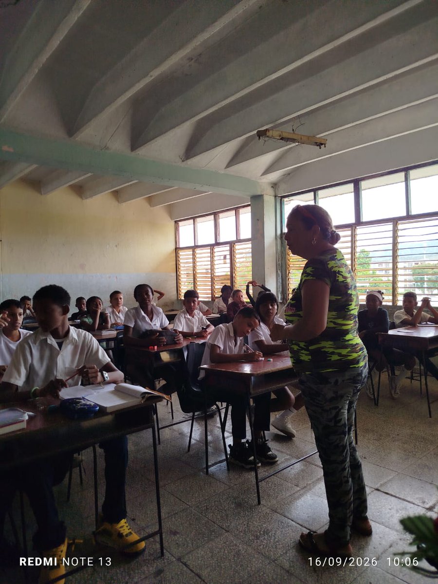 PiMavel57019's tweet photo. #SiempreSantiago
Se continúa los intercambiod educativos  en el ejercicio de prevención de las drogas en las instituciones educativas con el acompañamiento de los especialistas de salud .
Dme Santiago de Cuba https://t.co/wmyEIOwrTG