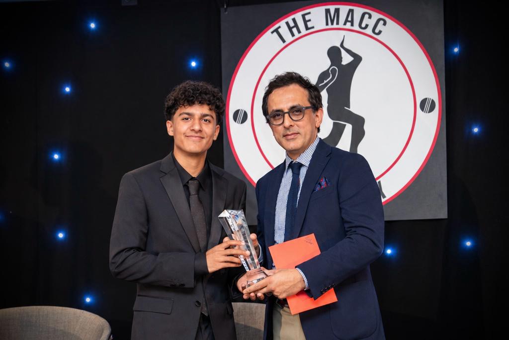 squarefoot's tweet photo. Proud to be part of The MACC Academy Awards for the second year running, handing down the Young Player Award and celebrating the next generation of cricketing talent. 🏏 An honour to support and celebrate these young players and their journeys.

#SquarefootApartments https://t.co/swiDpy1rMC