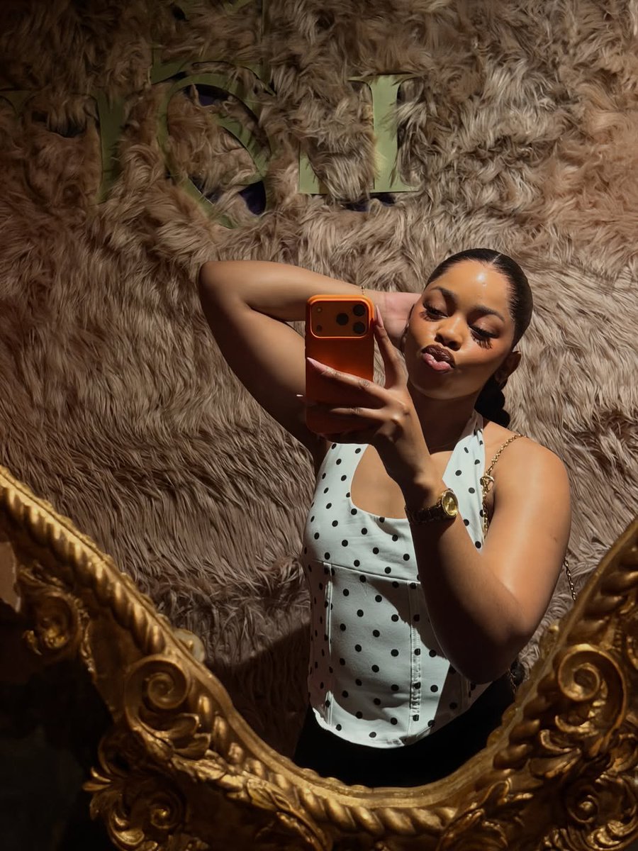 LsStly1's tweet photo. Melanin 🤭 https://t.co/8bjoEDtBox