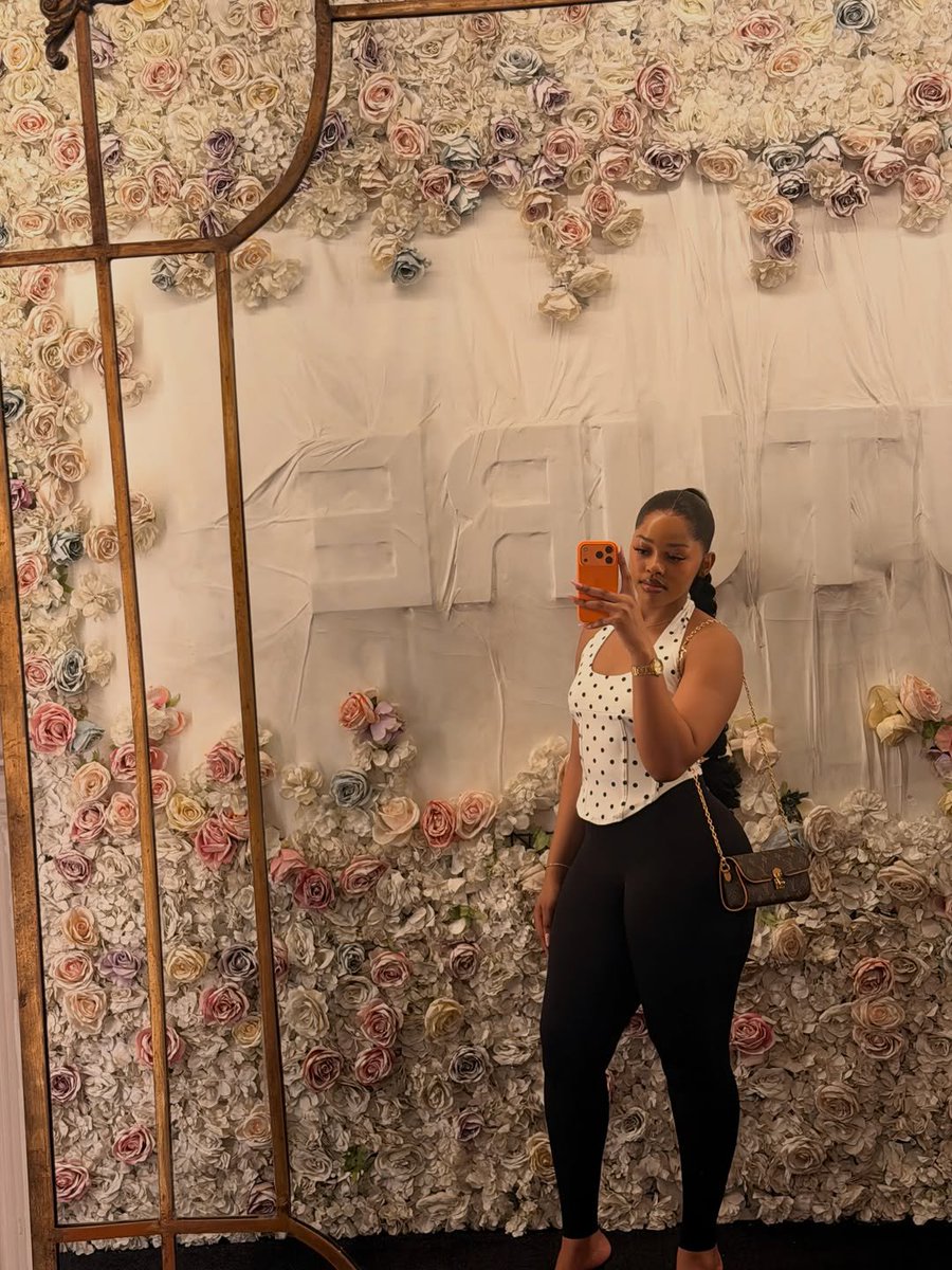 LsStly1's tweet photo. Melanin 🤭 https://t.co/8bjoEDtBox
