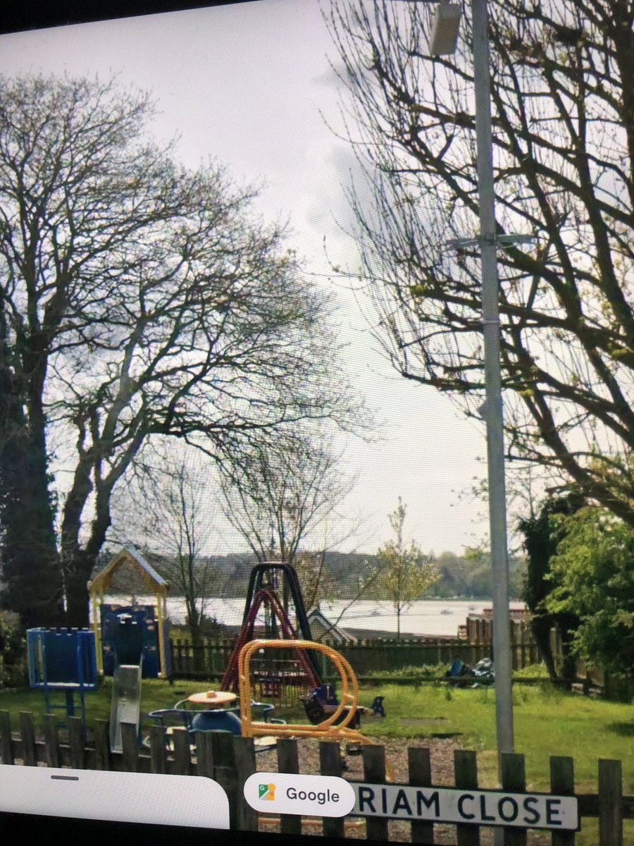 retiredman18's tweet photo. @TheNewBrits @BROKENBRITAIN0 There is a cctv camera covering the park https://t.co/LIWLBRpEO5