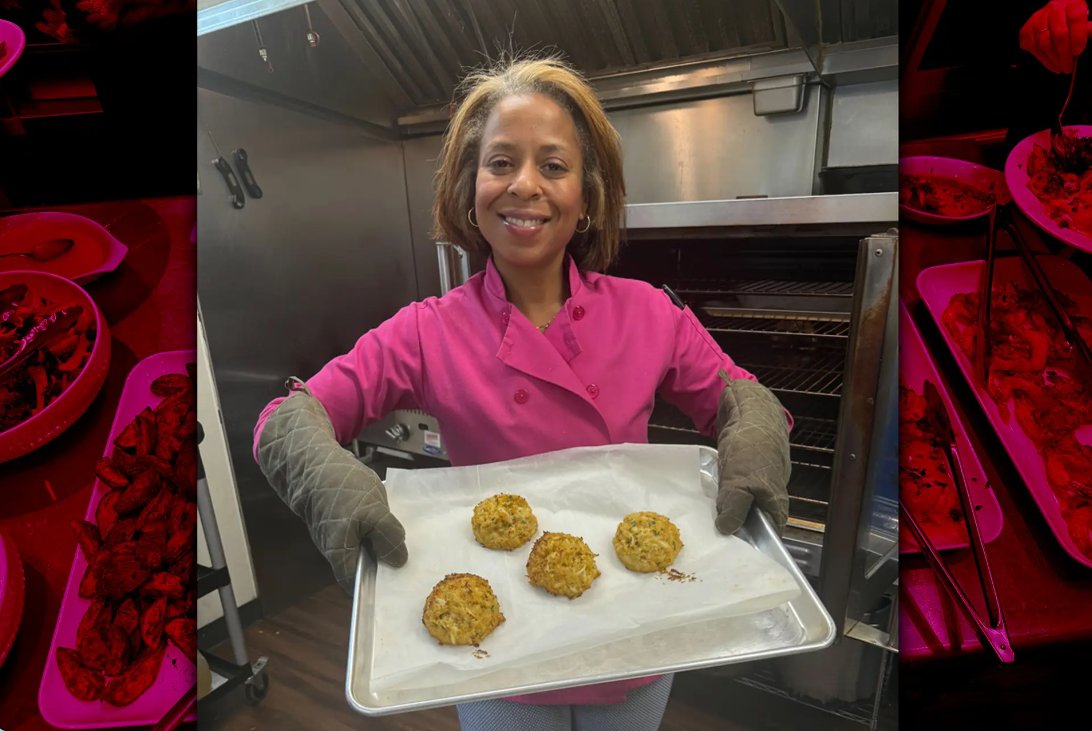 LenoreCocczmtd's tweet photo. Just borrowed a cup of sugar from my new neighbor—she brought homemade chocolate chip cookies as a thank-you! Small neighborhood moments hit different , love our little community vibe.， https://t.co/jLIUwZJ1zz