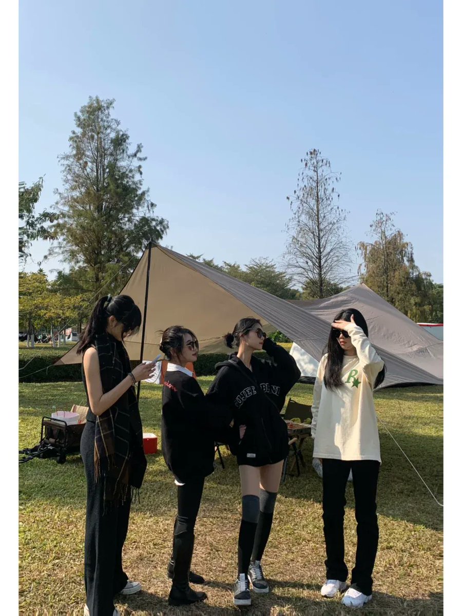 koj7828's tweet photo. Join our campus photography club’s sunset shoot this Fri at 5:30PM by the lake! Bring your gear and capture golden hour vibes  All skill levels welcome—free snacks provided! https://t.co/hChSU364h6