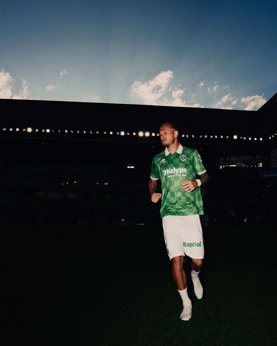 hummelFrance's tweet photo. 🔎 Collection Warm-up @ASSEOfficiel 2026/27 💚

Quel est votre favori ? 👀 

#hummel | #ASSE https://t.co/njZL8P3icI