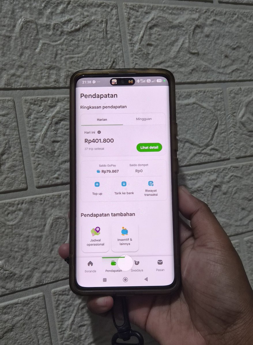 velystrix's tweet photo. Alhamdulillah untuk orderan hari ini, semangat pejuang keluarga, gak boleh gengsi https://t.co/ZCJBZqMquT