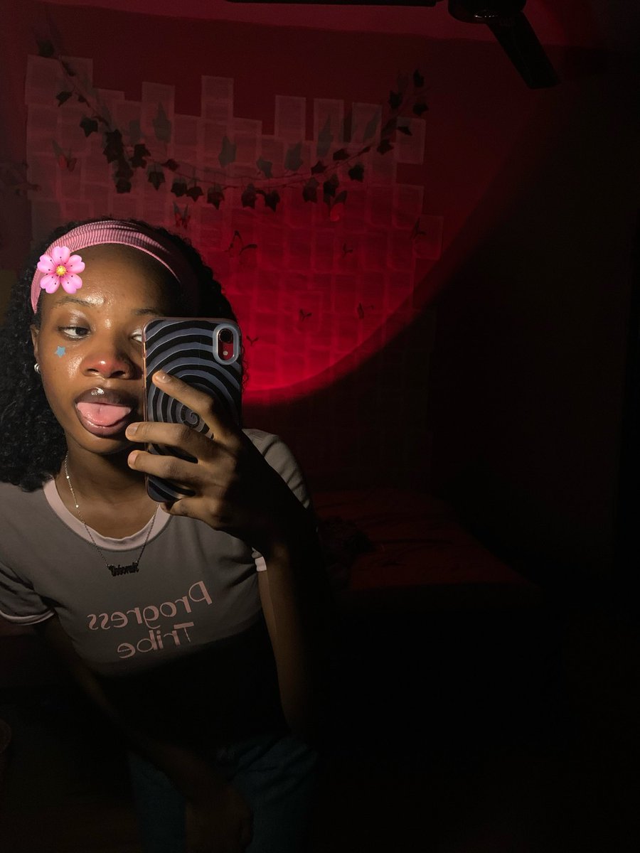 celestialdebs's tweet photo. I love red lights so much 🌸🥹❤️ https://t.co/sPrcS8is4g