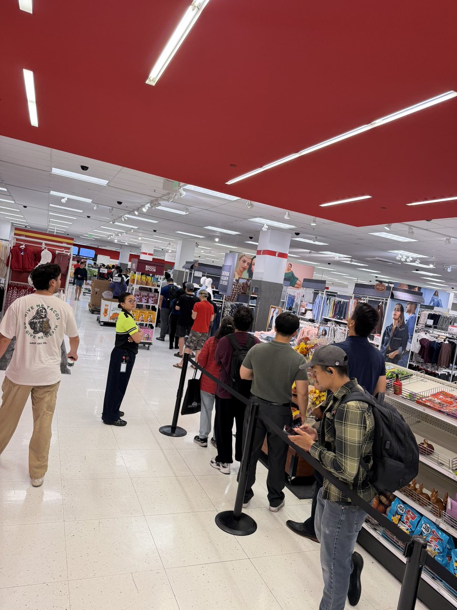 MonkeyFlop's tweet photo. Pokemon Card release is nuts https://t.co/l11VHLm507