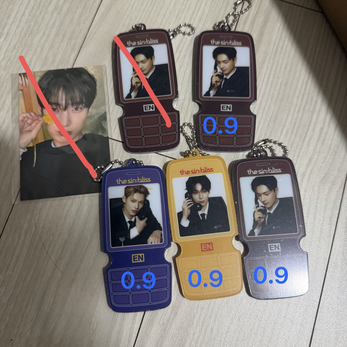 hyukee0's tweet photo. 엔하이픈 enhypen 포카 양도 판매 포토카드
이어폰 와인더 양도합니다

DM 주세요!

wts sell sale 정원 jungwon 희승 heeseung 제이 jay 제이크 jake 성훈 sunghoon 선우 sunoo 니키 ni-ki 앨포 앨범 예판 미공포 영통 특전 멤버 엔진반 pc photocard ENHYPEN poca 블파 언리쉬 밷디 Earphone winder https://t.co/qTSaewsYlH