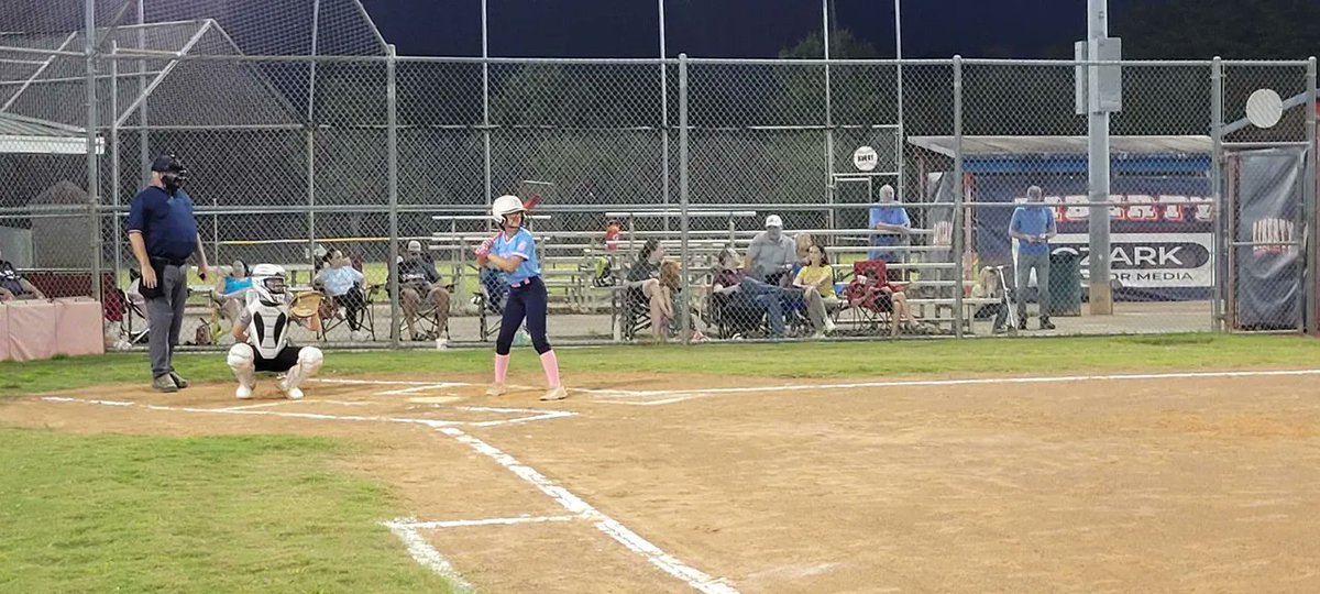 LylaPope2033's tweet photo. FIRST TWO 12U REC GAMES IN THE BOOKS! 💪

Through my first two games with the Belles:

🔥 .500 Batting Average
💥 1 Double
🏃‍♀️ 2 RBIs
🥎 First 12U Strikeout on the mound!

The 12U journey is officially underway! ❤️🥎 https://t.co/nhqzBim0Mq