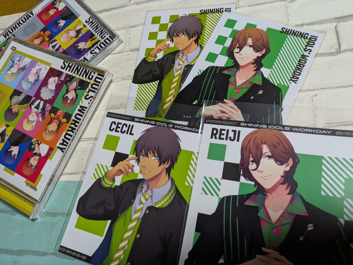 savariku's tweet photo. ドラマCD届いたよ。
誰か私を緑から解放してくれ……
ブロマイドもジャケットも一緒……

この前のヘヴのCDもメセカがシオンだった。緑見て癒されろってことですか？ https://t.co/YSfZUKBRTV